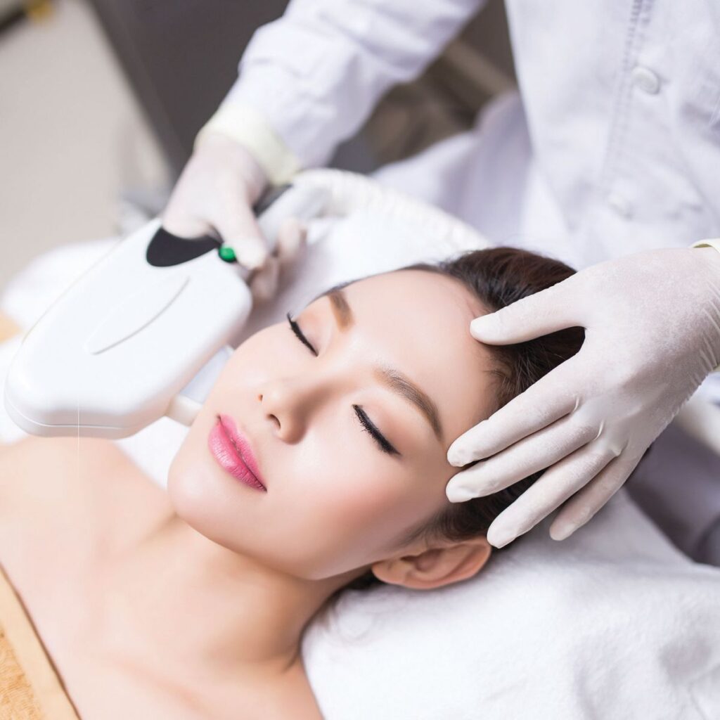 Giúp nâng cơ, làm săn chắc và trẻ hóa da ngay từ lần đầu mà không cần phẫu thuật.